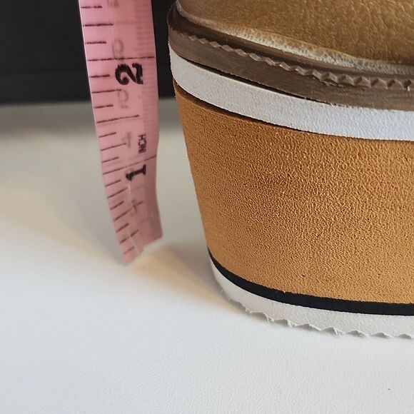 Faux Leather Camel Colored Side Zip Platform Booties, No Tag, Fits 8-9 - Picture 5 of 5